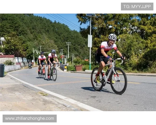 自行车队技术官对器材的评估